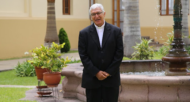 El arzobispo de Lima decreta que los sacerdotes no entren en las casas para dar la comunin a los enfermos por Covid-19