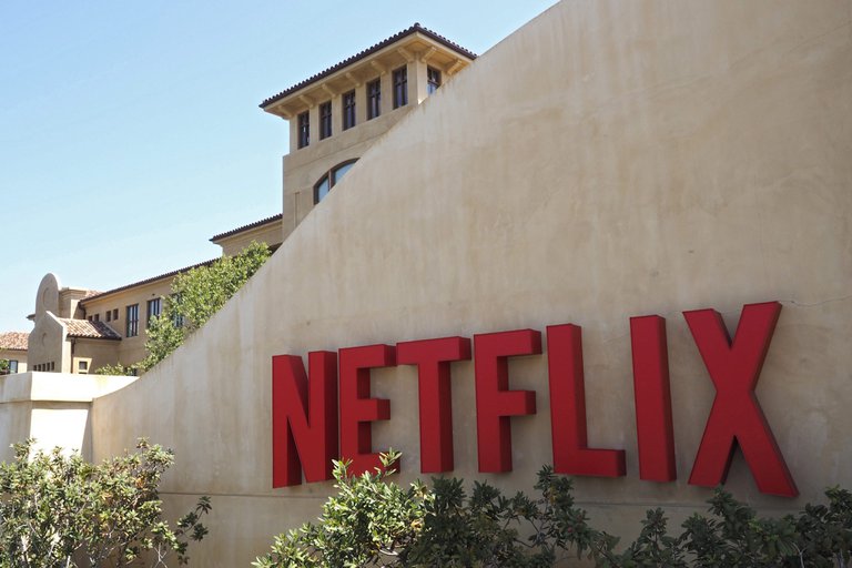 Netflix sufre las consecuencias de su ideologa radical y empieza a perder suscriptores