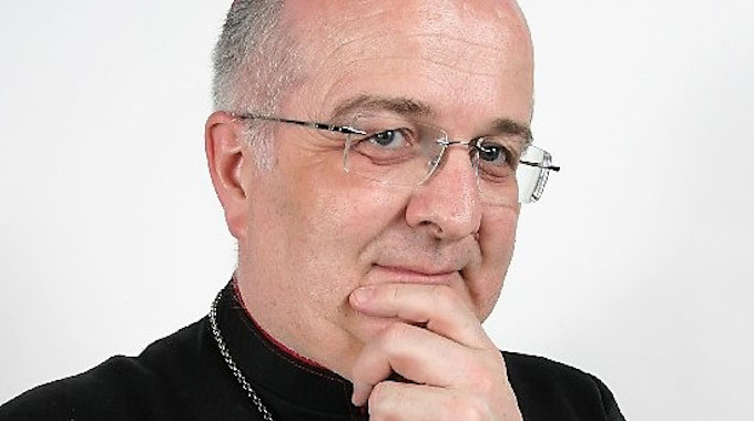 Obispo suizo dice que la Iglesia puede sufrir un cisma si no se celebra un snodo sobre la ordenacin de mujeres