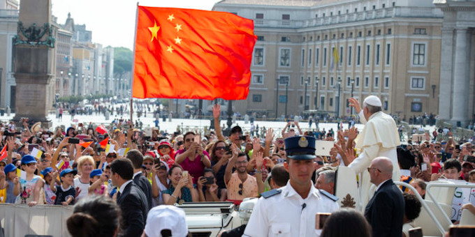 Obispos chinos toman posesin de sus dicesis por gestiones previas al acuerdo entre el Vaticano y los comunistas