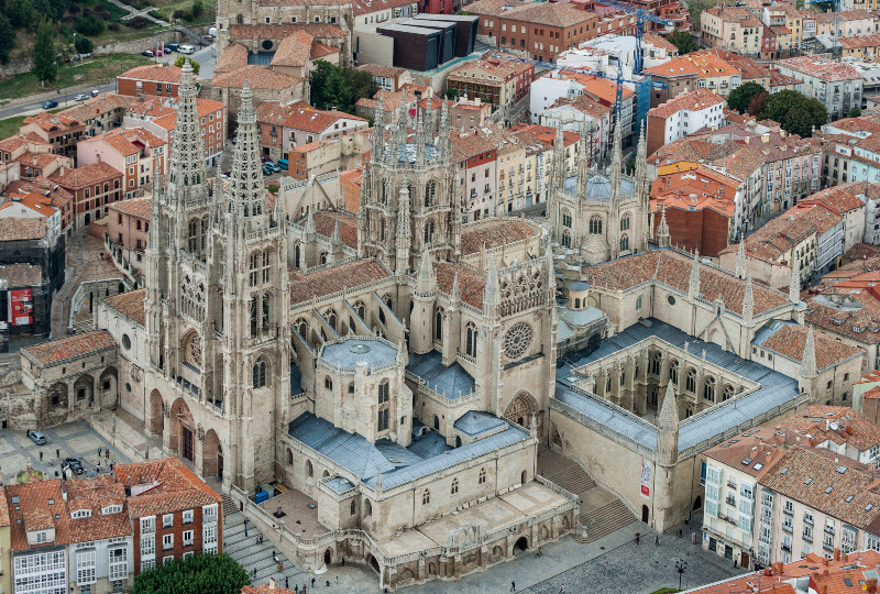 La Vuelta Ciclista 2021 saldr del atrio de la Catedral de Burgos con motivo de su VIII centenario