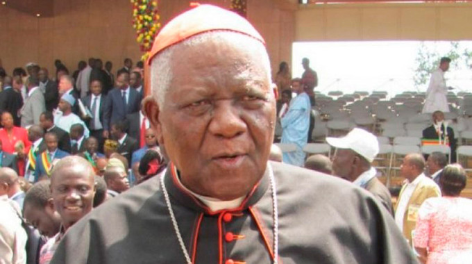 El cardenal cameruns Christian Wiyghan Tumi sufre un secuestro express