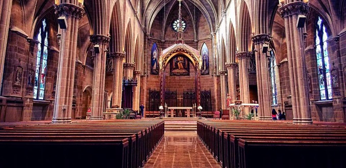 Manifestantes pro-aborto interrumpen misa pro-vida en la catedral de Ohio