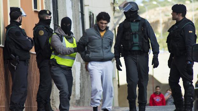 Espaa: Fuentes antiterroristas estn en alerta ante posibles ataques yihadistas a iglesias y patrullas policiales