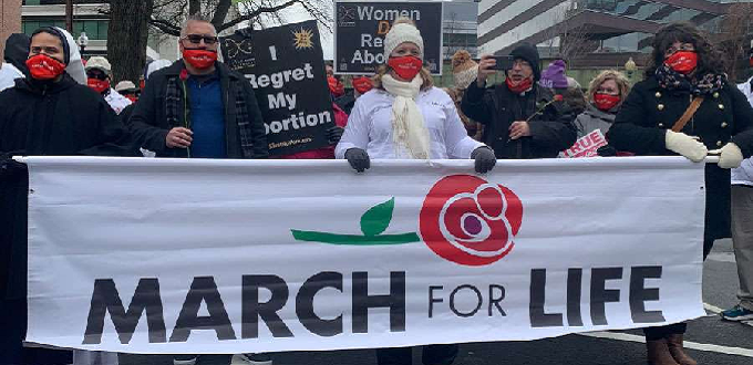 Protesta en Pars contra el aborto y a favor de la objecin de conciencia