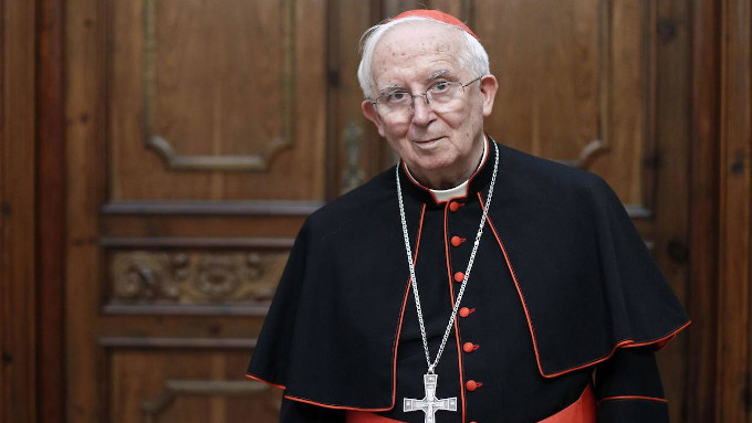 El cardenal Caizares asegura que casi llor al ver su catedral medio vaca en Misa de doce