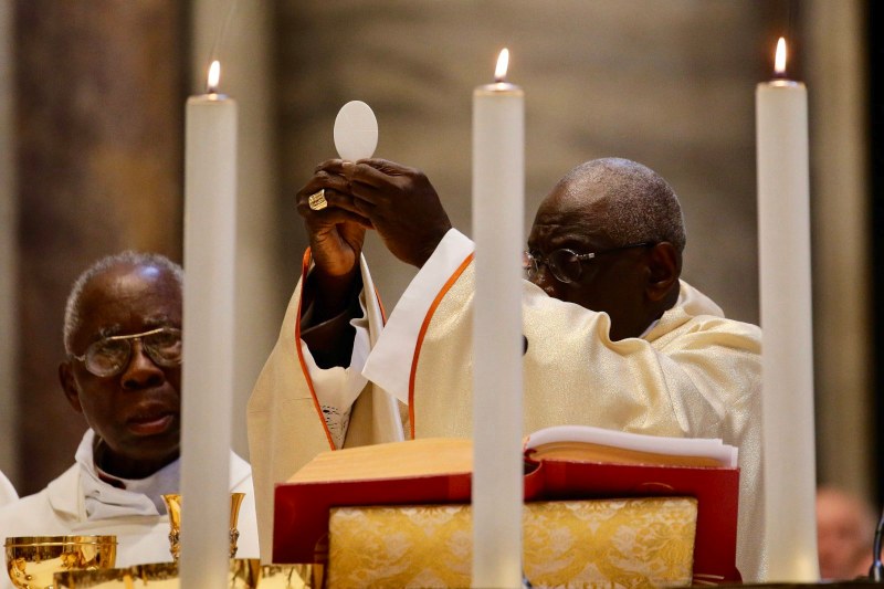 El Papa acepta la renuncia del Cardenal Sarah