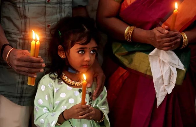 Nios cristianos obligados a adorar a diosa Saraswati en la India