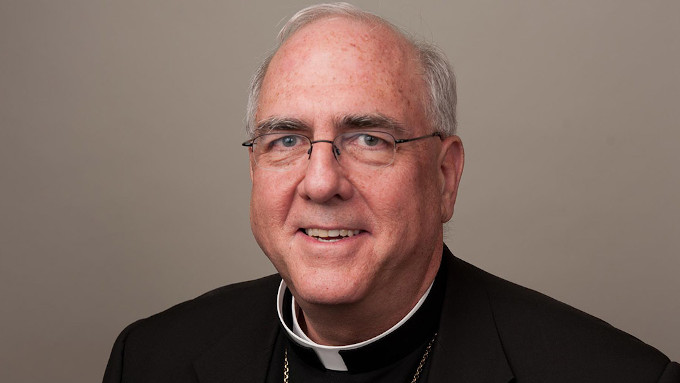 Piden el cese de Mons. Naumann como presidente del comit episcopal provida por criticar al abortista Biden