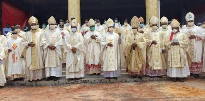 Obispos nigerianos: Nigeria est en peligro de desmoronarse