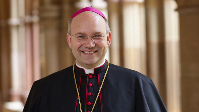 Mons. Dieser dice tener la impresin de que Roma no entiende a los obispos alemanes