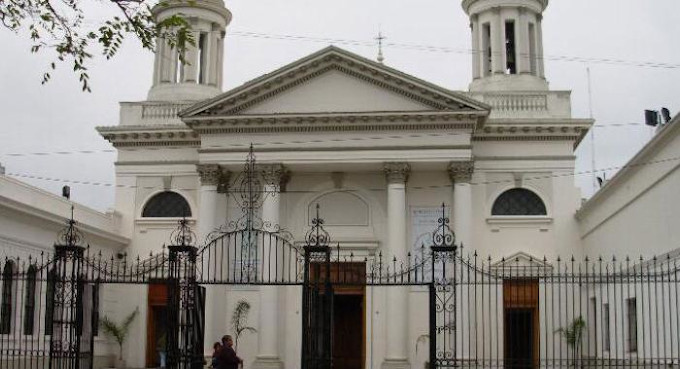 Profanan en Argentina la Catedral de Lomas de Zamora