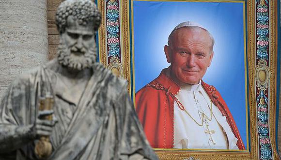 Hace 7 aos que Juan Pablo II fue proclamado santo, el postulador del proceso de canonizacin recuerda ese da tan especial