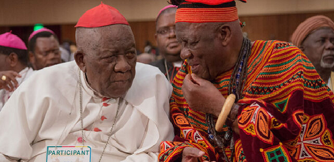 Fallece el primer cardenal cameruns Christian Tumi