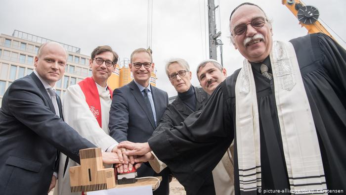 Construyen en Berln un templo donde podrn celebrar su culto protestantes, judos y musulmanes