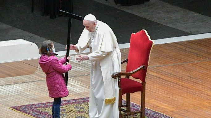 Va Crucis del Papa con los nios como protagonistas