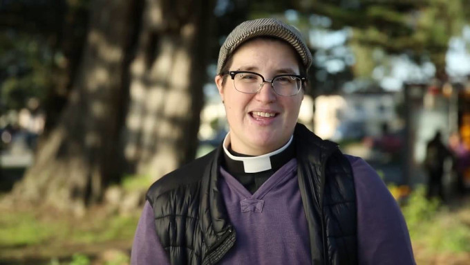 La lder de los luteranos en EE.UU pide al primer obispo transexual de la congregacin que dimita
