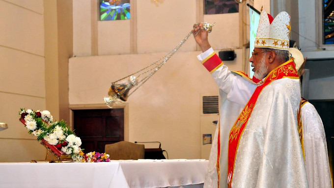 El Snodo de los obispos siro-malabares ordena que los sacerdotes se orienten como los fieles hacia Dios  en la parte central de la Misa