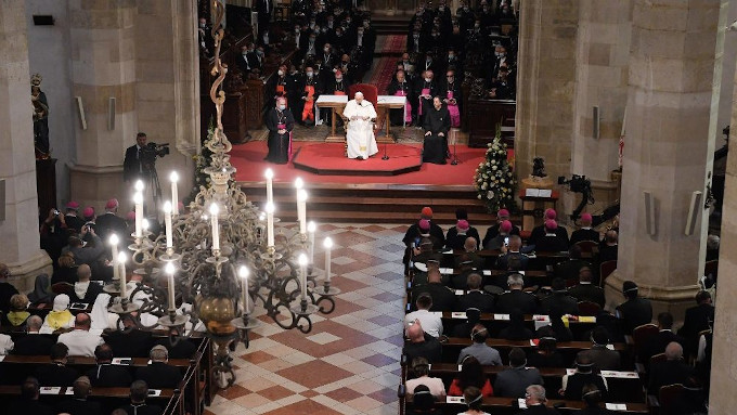 El Papa pide en Eslovaquia una Iglesia humilde como Jess que huya de la magnificencia y autorreferencialidad
