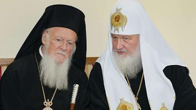 El Patriarca de Mosc califica de pecaminosa la visita a Ucrania del Patriarca de Constantinopla