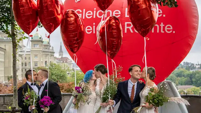 Los ciudadanos suizos votan a favor de legalizar el matrimonio homosexual