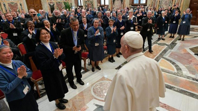 El Papa pide a los paulinos que usen los medios de comunicacin como un plpito