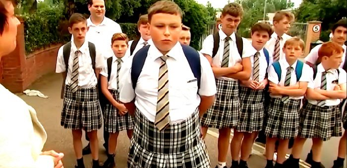 Escuela en Escocia pide a los alumnos varones asistir con falda a clases en un acto para promover la igualdad