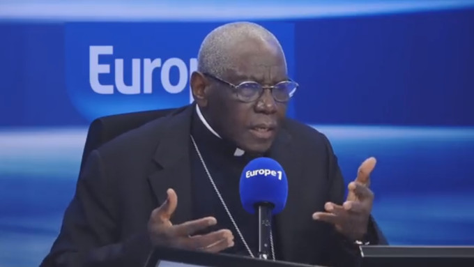 El cardenal Sarah pide ayudar a los pases africanos para que sus jvenes no tengan que venir a Europa
