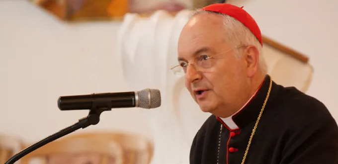 Cardenal Piacenza: Los sacerdotes deben enfatizar que la confesin sana