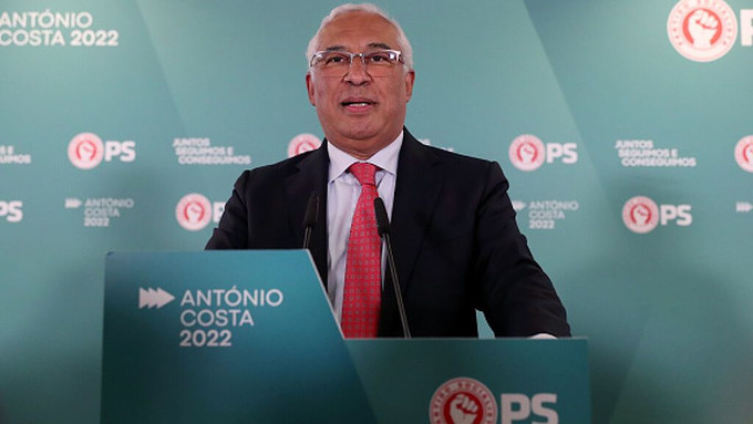 Los socialistas portugueses logran la mayora absoluta