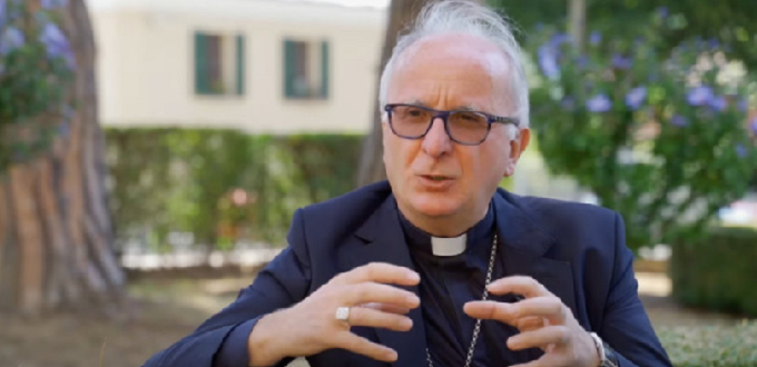 Obispo italiano respalda la eutanasia y sugiere que la sacralidad de la vida depende de la calidad de vida