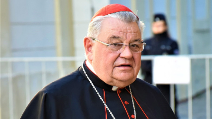 El cardenal Duka critica al Patriarca de Mosc por apoyar a Putin y sugiere que cae en cesaropapismo