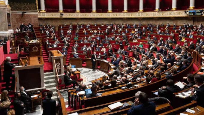 La Asamblea Nacional francesa aprueba por aplastante mayora incluir el derecho al aborto en la Constitucin
