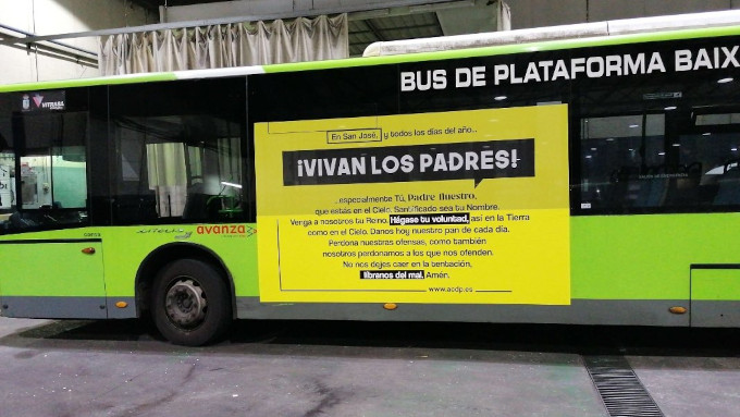 VIVAN LOS PADRES!: la ACdP llena las calles espaolas con Padrenuestros por los padres con motivo de San Jos