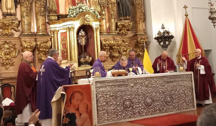 Mons. Aguer celebr sus treinta aos como obispo con una Misa en la Baslica Nuestra Seora del Pilar en Buenos Aires