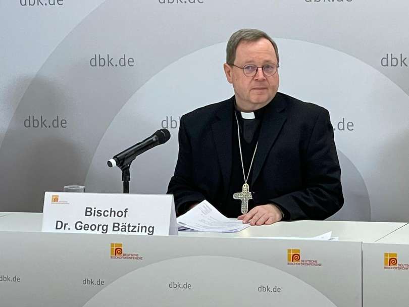 Mons. Btzing intenta tranquilizar a los obispos nrdicos sobre la deriva cismtica del Camino sinodal alemn