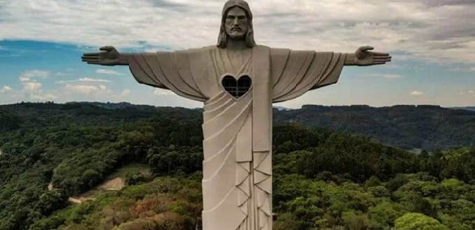 Finaliza la construccin del monumento Cristo Protector mayor que la de Ro de Janeiro