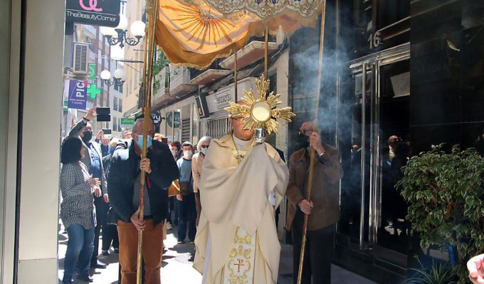 Mons. Munilla preside la reapertura de la capilla de adoracin perpetua en Elche