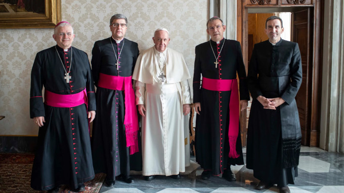 El Papa recuerda enrgicamente a los obispos franceses que el decreto que exime a la FSSP de Traditiones Custodes es suyo