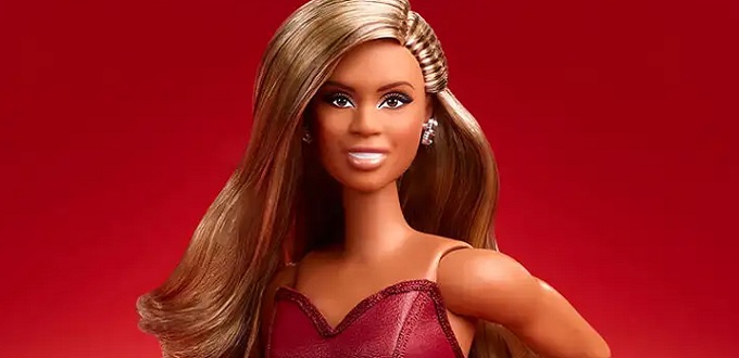Sale al mercado nueva Barbie trans