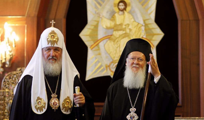 El Patriarca de Constantinopla acusa al de Mosc de pretender tener la autoridad de un Papa de Roma