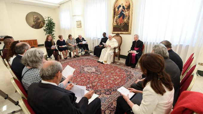 El Papa cree que los farmacuticos pueden contribuir «a la conversin a una ecologa integral»