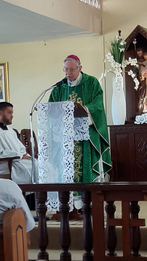 Monseor Aguer en el retiro que les predic a sacerdotes de Arecibo, Puerto Rico (Febrero de 2019).