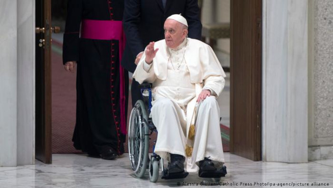 El Papa no oficiar la Misa del Corpus Christi debido a sus problemas con la rodilla