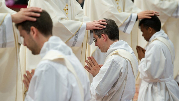 Se desploma en Francia el nmero de ordenaciones sacerdotales