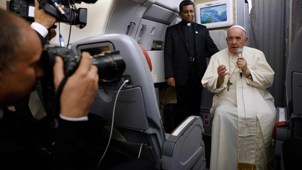 El Papa afirma que la nota de la Santa Sede sobre el snodo alemn era de la Secretara de Estado