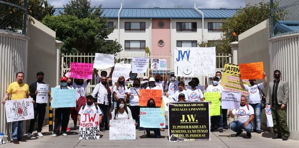 Cientos de ex testigos de Jehov mexicanos denuncian conjuntamente lo que sufrieron en la secta