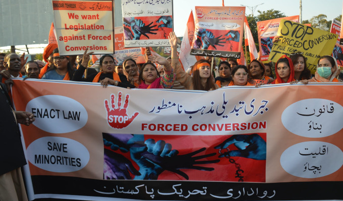 Peter Jacob: Las conversiones forzadas constituyen una plaga en la vida de las minoras religiosas en Pakistn
