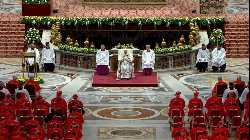 Consistorio para la creacin de nuevos cardenales y 2 santos para la Iglesia universal
