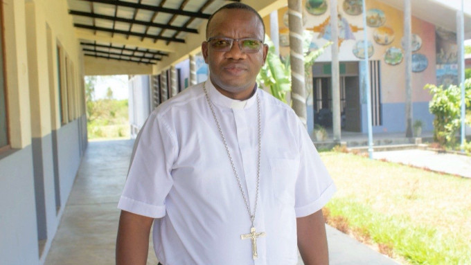 Mons. Juliasse Ferreira: el gobierno de Mozambique debera hablar con lderes musulmanes y catlicos